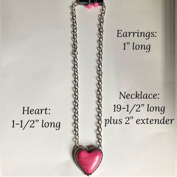 NWT Oversized Pink Heart Necklace - Picture 3 of 12